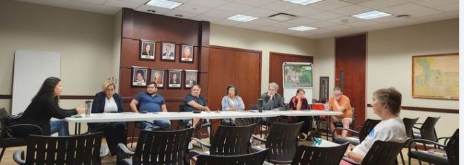 Picture of Commissioner Emily Bonilla and the entire Board of District 5 Neighborhood Advisory Council members