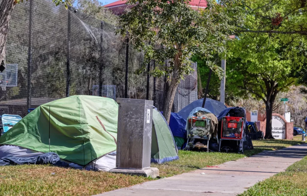 photograph of homeless encampment in Orange County credit: Ricardo Ramirez Buxeda Orlando Sentinel